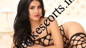 — You-can-enjoy-Russian-escort-at-Hotel-Red-Fox
